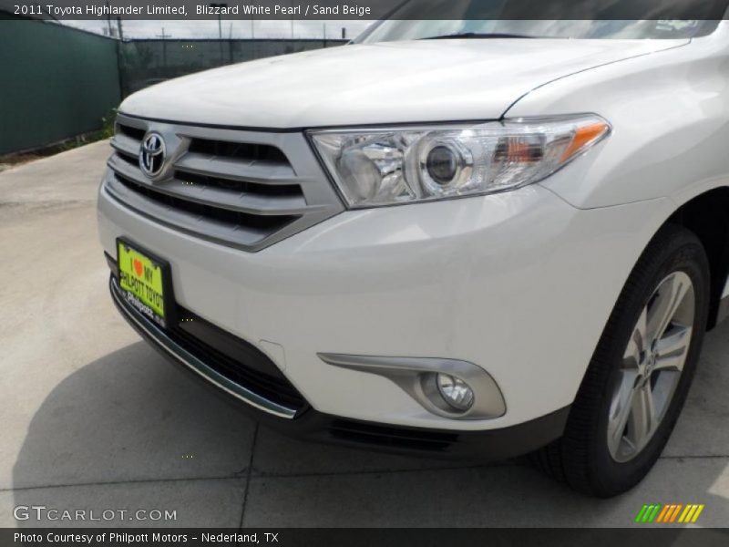 Blizzard White Pearl / Sand Beige 2011 Toyota Highlander Limited