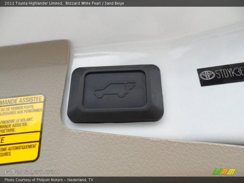 Blizzard White Pearl / Sand Beige 2011 Toyota Highlander Limited
