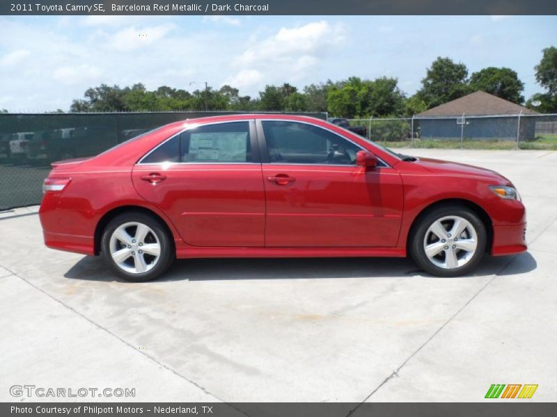 Barcelona Red Metallic / Dark Charcoal 2011 Toyota Camry SE