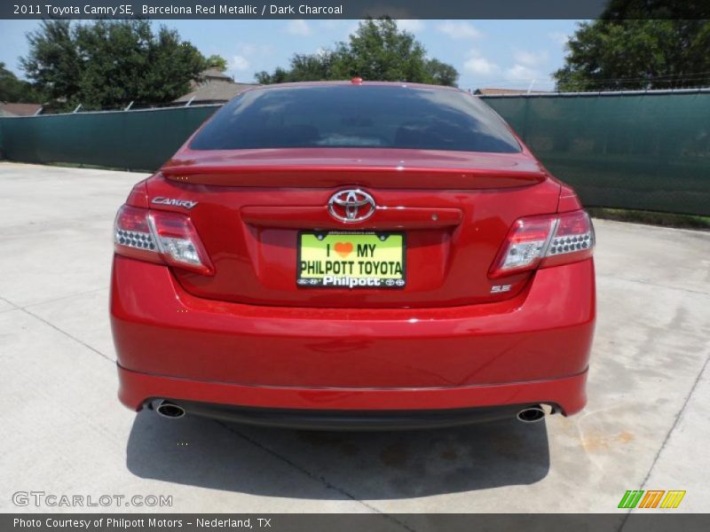Barcelona Red Metallic / Dark Charcoal 2011 Toyota Camry SE