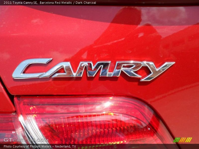 Barcelona Red Metallic / Dark Charcoal 2011 Toyota Camry SE