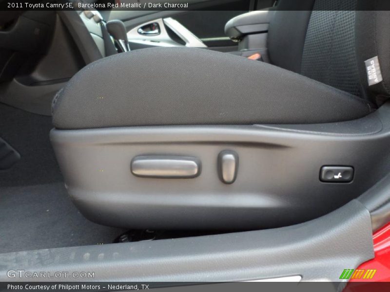 Barcelona Red Metallic / Dark Charcoal 2011 Toyota Camry SE