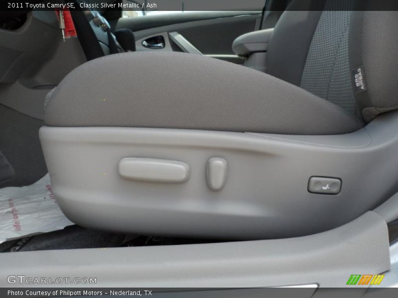 Classic Silver Metallic / Ash 2011 Toyota Camry SE