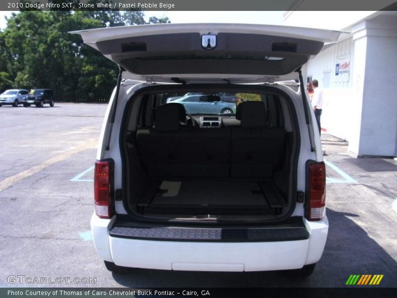 Stone White / Pastel Pebble Beige 2010 Dodge Nitro SXT