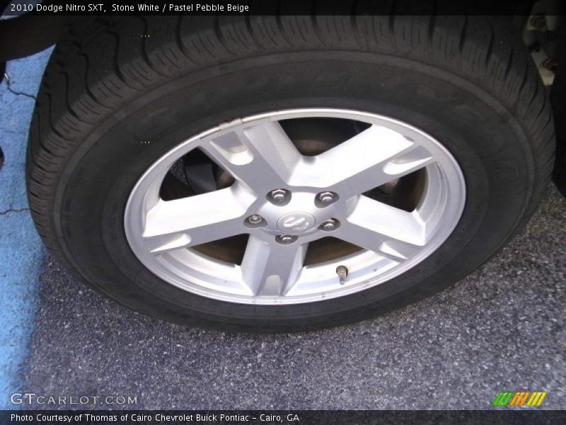 Stone White / Pastel Pebble Beige 2010 Dodge Nitro SXT