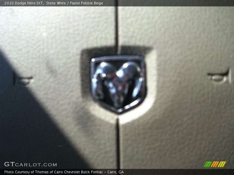 Stone White / Pastel Pebble Beige 2010 Dodge Nitro SXT