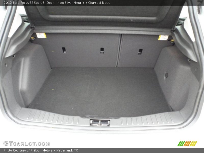  2012 Focus SE Sport 5-Door Trunk