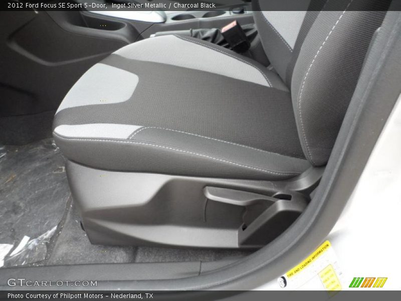 Ingot Silver Metallic / Charcoal Black 2012 Ford Focus SE Sport 5-Door