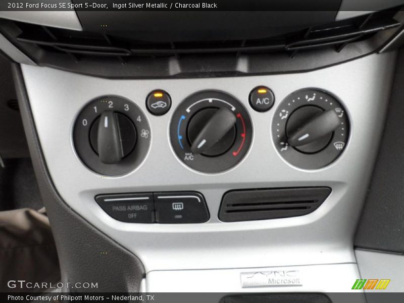 Controls of 2012 Focus SE Sport 5-Door