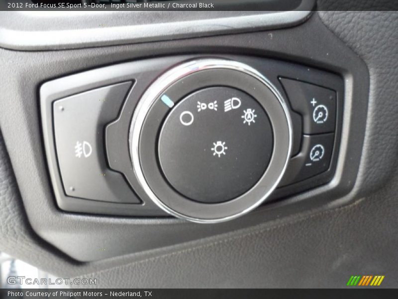 Controls of 2012 Focus SE Sport 5-Door