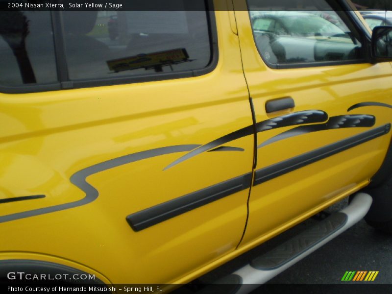 Solar Yellow / Sage 2004 Nissan Xterra