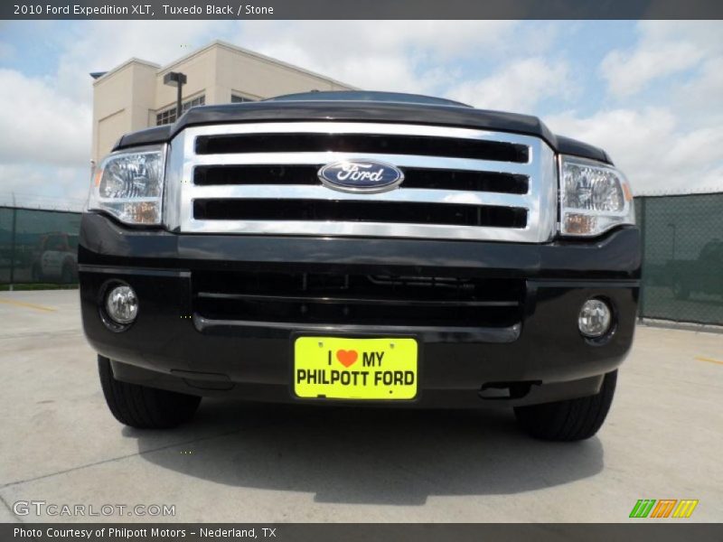 Tuxedo Black / Stone 2010 Ford Expedition XLT
