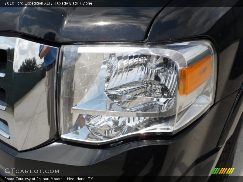 Tuxedo Black / Stone 2010 Ford Expedition XLT