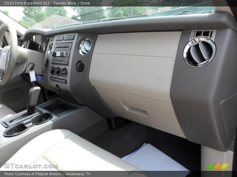 Tuxedo Black / Stone 2010 Ford Expedition XLT