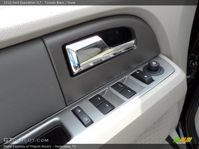 Tuxedo Black / Stone 2010 Ford Expedition XLT