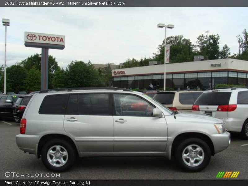 Millennium Silver Metallic / Ivory 2002 Toyota Highlander V6 4WD