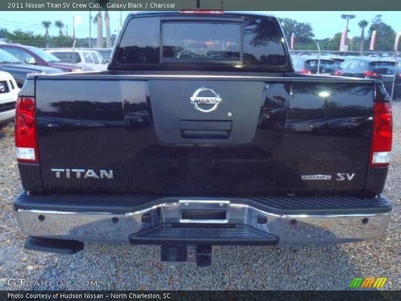 Galaxy Black / Charcoal 2011 Nissan Titan SV Crew Cab