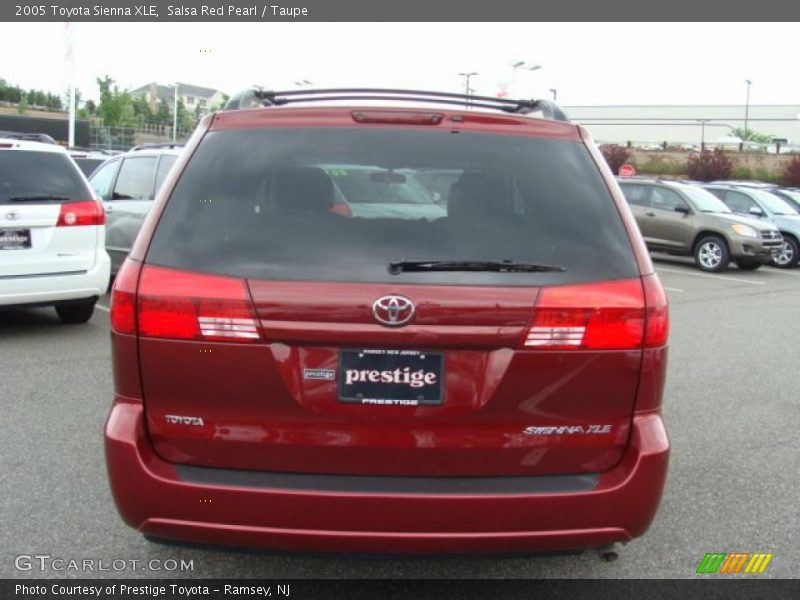 Salsa Red Pearl / Taupe 2005 Toyota Sienna XLE