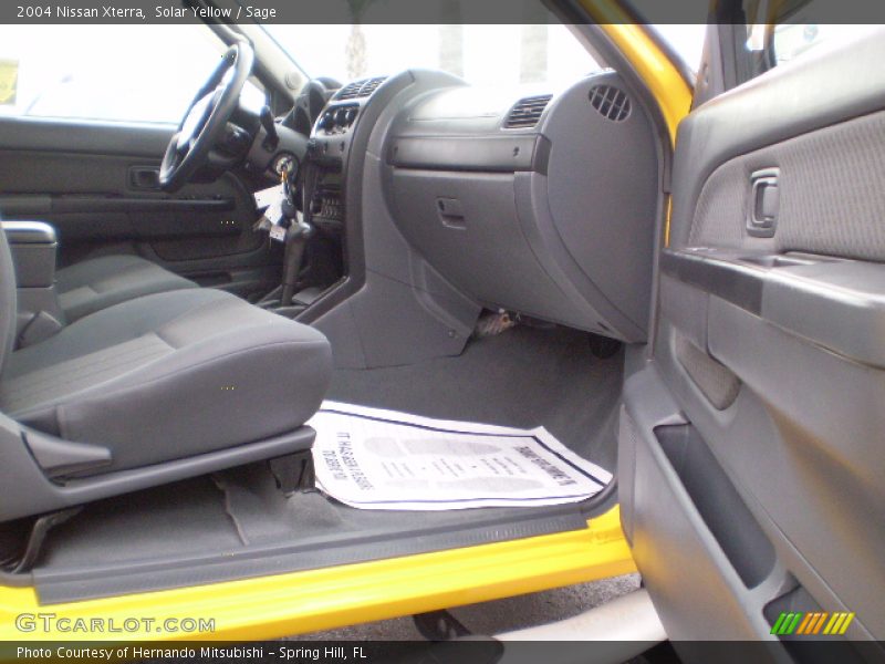Solar Yellow / Sage 2004 Nissan Xterra