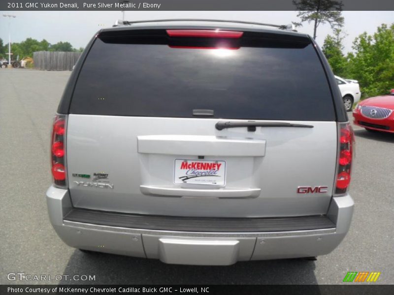 Pure Silver Metallic / Ebony 2011 GMC Yukon Denali
