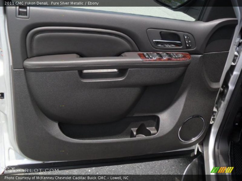 Pure Silver Metallic / Ebony 2011 GMC Yukon Denali
