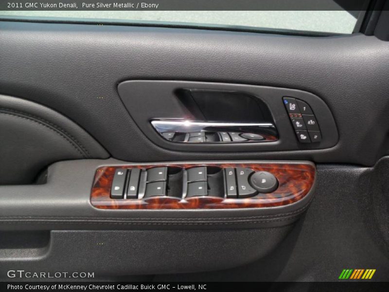 Pure Silver Metallic / Ebony 2011 GMC Yukon Denali
