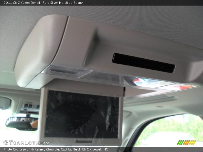 Pure Silver Metallic / Ebony 2011 GMC Yukon Denali