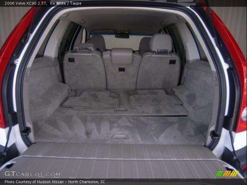 Ice White / Taupe 2006 Volvo XC90 2.5T