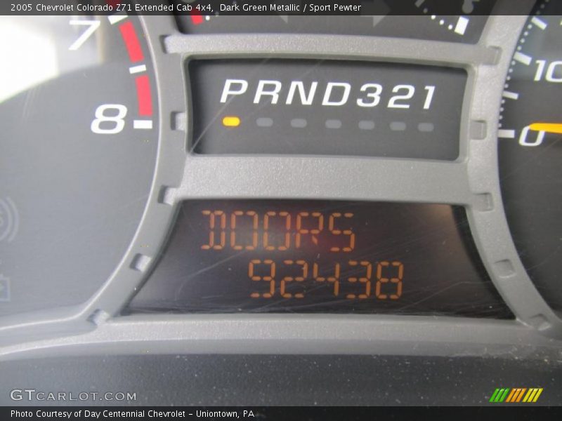 Dark Green Metallic / Sport Pewter 2005 Chevrolet Colorado Z71 Extended Cab 4x4