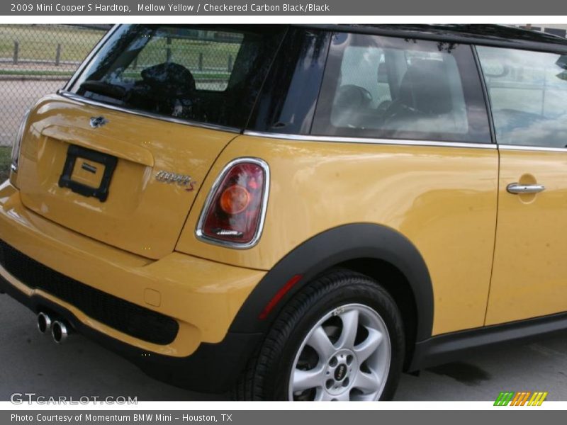 Mellow Yellow / Checkered Carbon Black/Black 2009 Mini Cooper S Hardtop