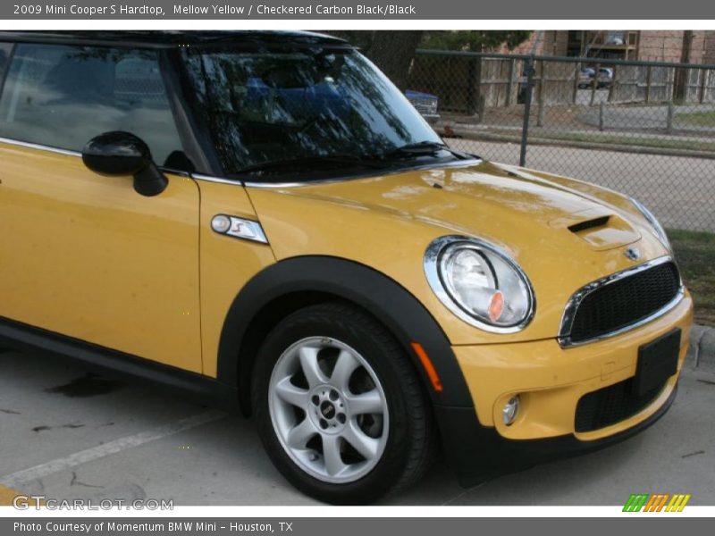 Mellow Yellow / Checkered Carbon Black/Black 2009 Mini Cooper S Hardtop