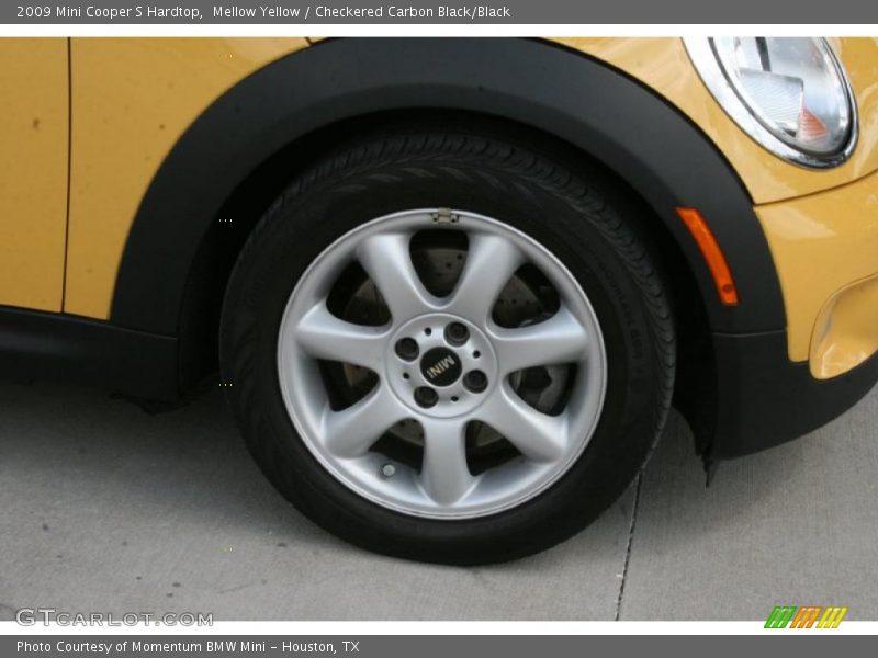 Mellow Yellow / Checkered Carbon Black/Black 2009 Mini Cooper S Hardtop