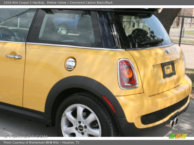 Mellow Yellow / Checkered Carbon Black/Black 2009 Mini Cooper S Hardtop