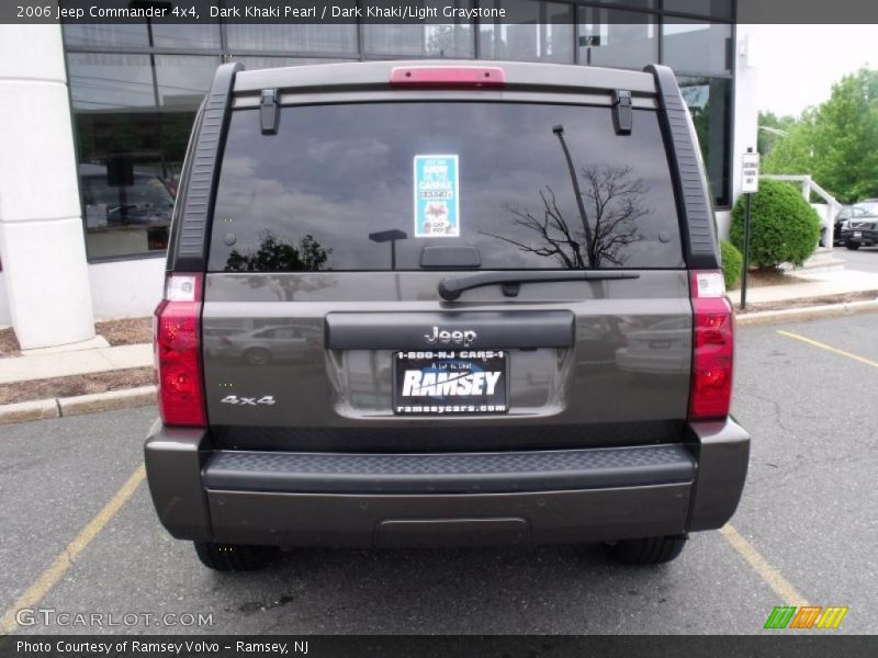 Dark Khaki Pearl / Dark Khaki/Light Graystone 2006 Jeep Commander 4x4