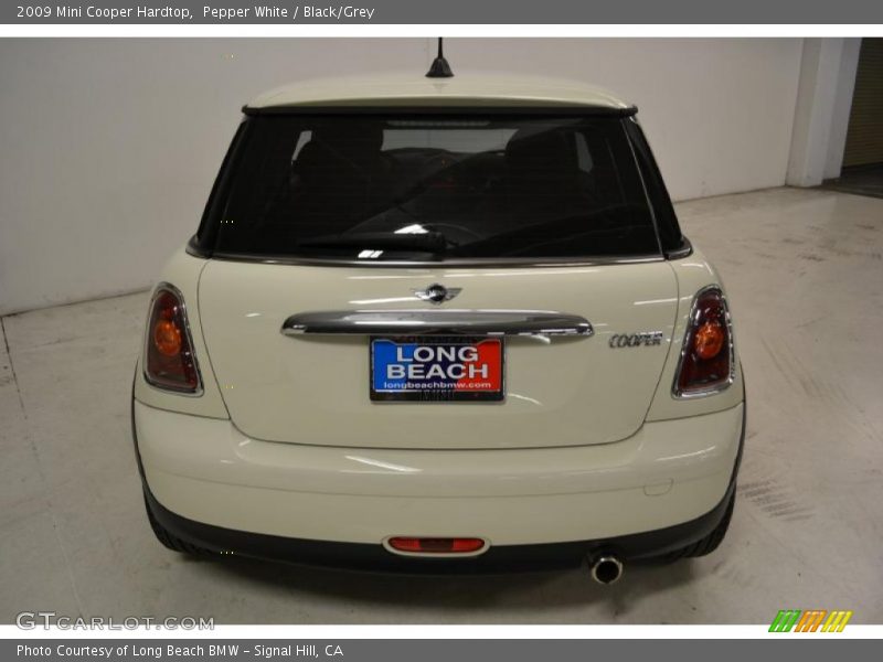 Pepper White / Black/Grey 2009 Mini Cooper Hardtop
