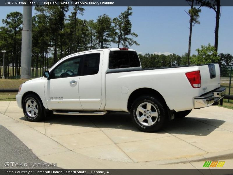 White / Graphite Black/Titanium 2007 Nissan Titan SE King Cab