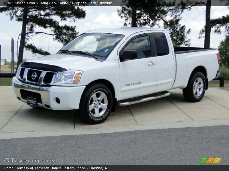 Front 3/4 View of 2007 Titan SE King Cab