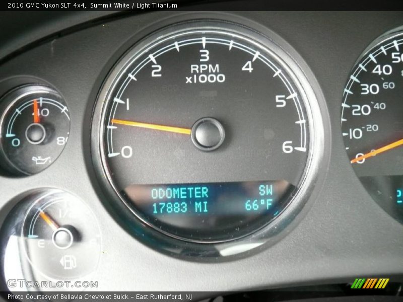 Summit White / Light Titanium 2010 GMC Yukon SLT 4x4