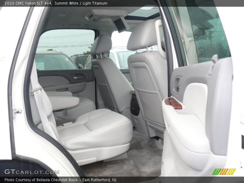 Summit White / Light Titanium 2010 GMC Yukon SLT 4x4