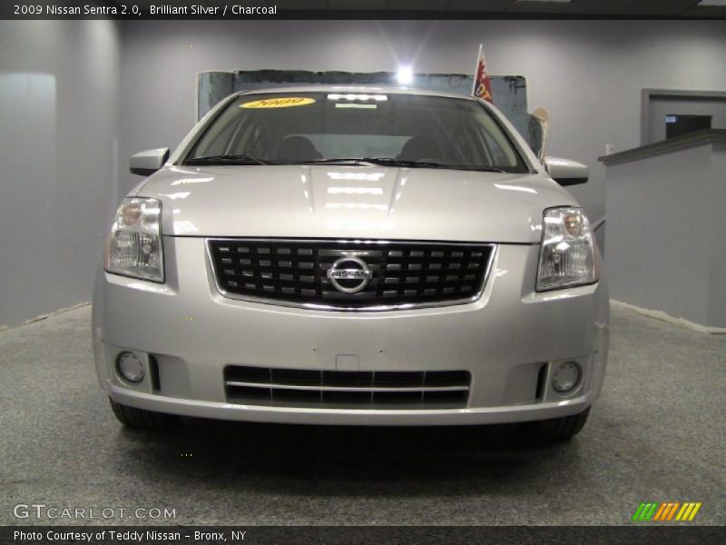 Brilliant Silver / Charcoal 2009 Nissan Sentra 2.0