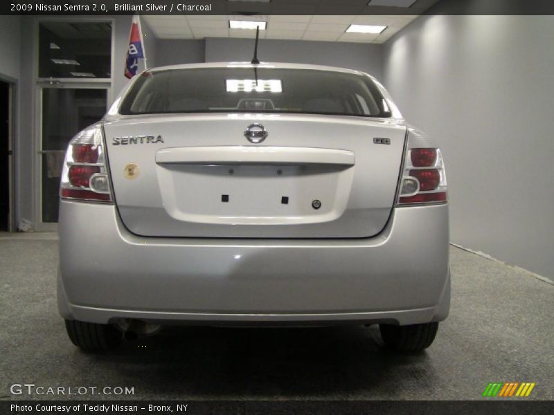 Brilliant Silver / Charcoal 2009 Nissan Sentra 2.0