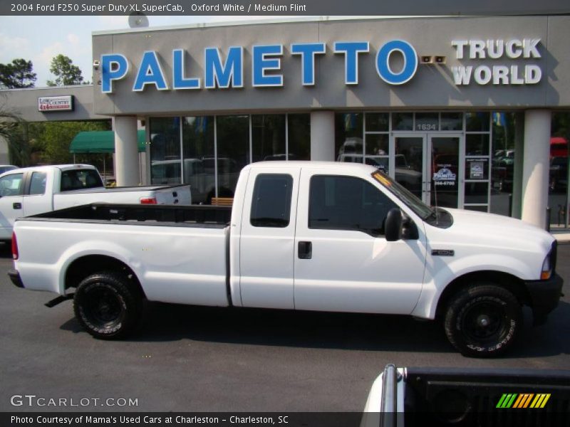 Oxford White / Medium Flint 2004 Ford F250 Super Duty XL SuperCab