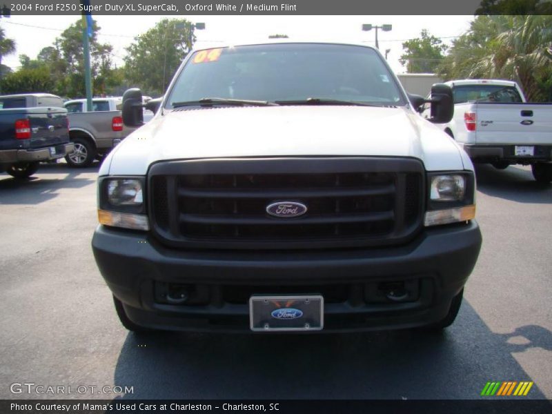 Oxford White / Medium Flint 2004 Ford F250 Super Duty XL SuperCab