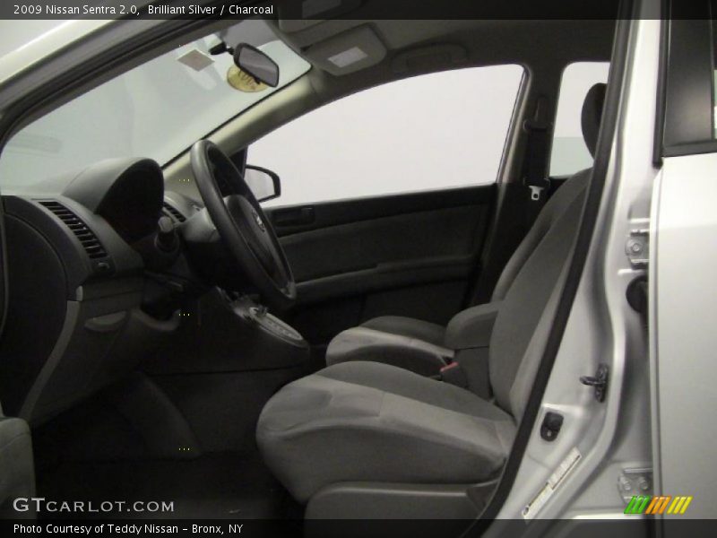 Brilliant Silver / Charcoal 2009 Nissan Sentra 2.0
