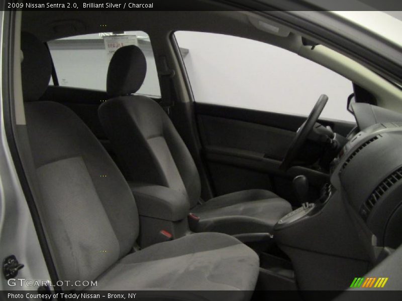 Brilliant Silver / Charcoal 2009 Nissan Sentra 2.0