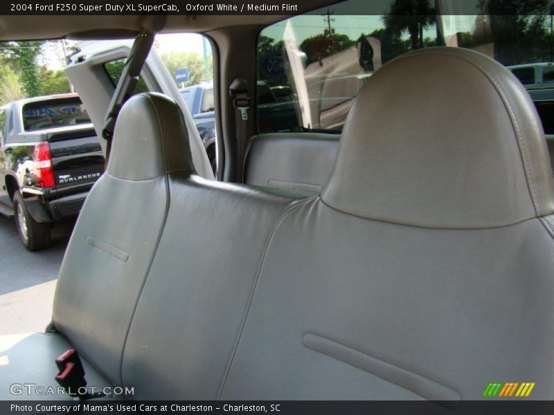 Oxford White / Medium Flint 2004 Ford F250 Super Duty XL SuperCab