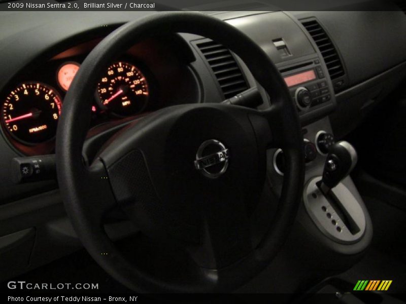 Brilliant Silver / Charcoal 2009 Nissan Sentra 2.0