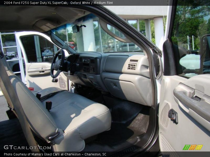 Oxford White / Medium Flint 2004 Ford F250 Super Duty XL SuperCab