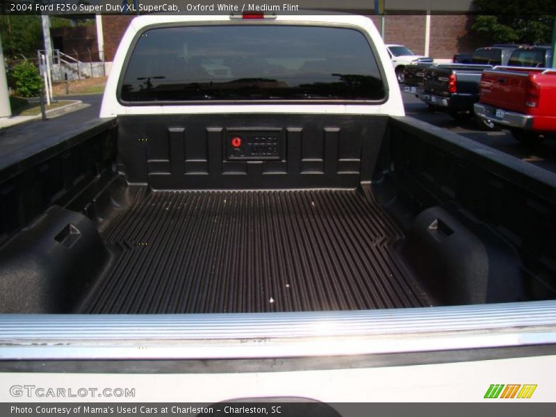 Oxford White / Medium Flint 2004 Ford F250 Super Duty XL SuperCab