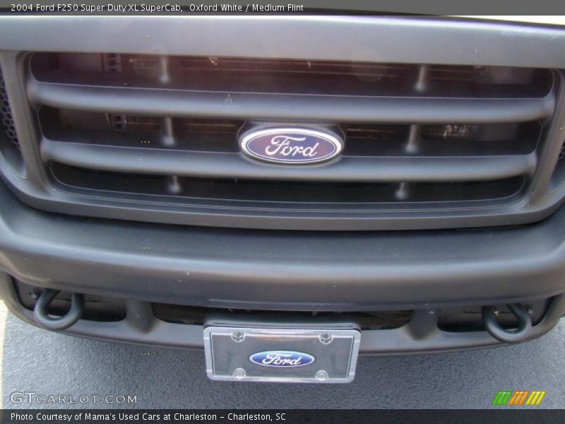Oxford White / Medium Flint 2004 Ford F250 Super Duty XL SuperCab